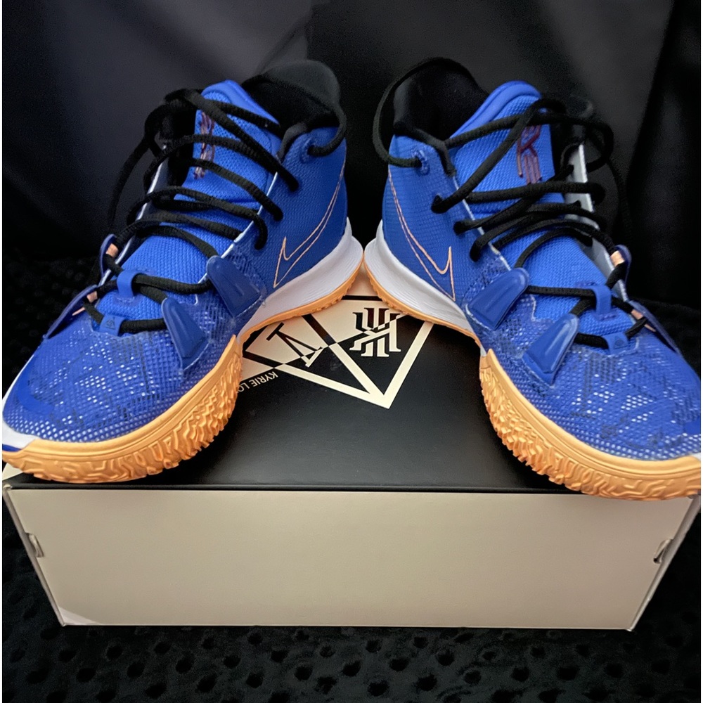 Nike Kyrie 7 Sisterhood Size 7M/8.5W